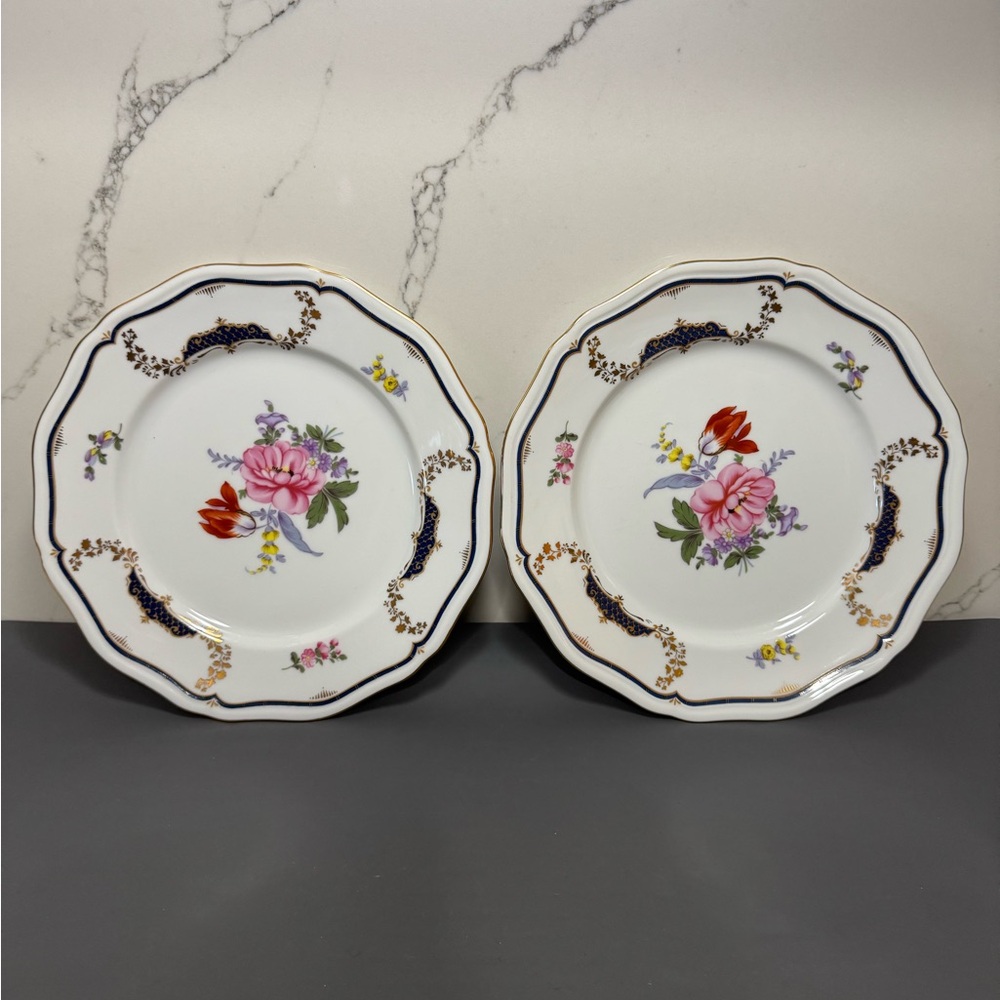 Mikasa White Dinner Plates with Floral Accents